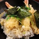 Shirasagi - 天丼 700円 サックサクで甘いツユが最高でした！