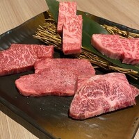 近江うし 焼肉 にくTATSU 青山本店 - 