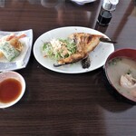 Yokatoyo - 天ぷら、カマ塩焼き、味噌汁