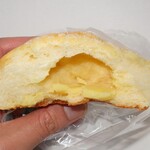パンドノレーブ - ・「メープルメロンパン(¥194)」の断面。
