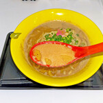 RA-MEN 3SO - 白湯スープで、味噌タレに炒った大豆をすり下ろしたものが入っています