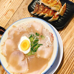 久留米とんこつラーメン 松山分校 - 