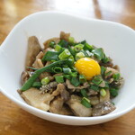 スタミナ苑 - 牛もつ味噌煮込み