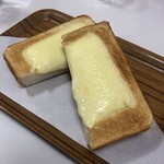 甘党喫茶 きく - チーズトースト440円