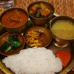ネパール料理バルピパル - ダルバート（カレー2種）1020円