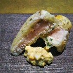 シャテーニュ - 寒ブリの腹身のフライ　金柑のフライ　自家製タルタル