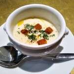 シャテーニュ - フォアグラのフラン　新玉葱のポタージュ