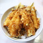 伊豆家 - 魚天丼（￥1300）。キス×2に加え、「デンデン」が入るところが沼津らしいポイント！