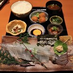 Torahachi Shouten - 泳ぎイカの姿造り御膳(イカ100g 3,080円)