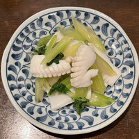 青菜 丸の内ブリックスクエア店 - 2022.02.23 (水)   イカ・セロリ香味和え　900円（税込）