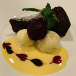 サラマンジェ ドゥ カジノ - ガトーショコラとバニラアイスクリーム