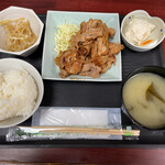 Rakuraku - 豚肉の生姜焼き定食