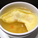 赤坂璃宮 - スープ餃子