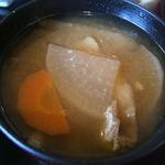 金次郎食堂 - 野菜たっぷりの味噌汁