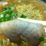 みそラーメンさつき - 2013.1.13　チャーシュー・リフト