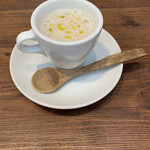 イタリアン アンド ワイン チャコール - 菊芋のスープ