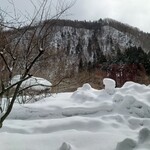 Shun - 窓からの雪景色