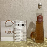 デメル - チョコレートの説明書と共に。そしてグラッパ用のグラス⁈が見つかりました。