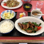 銀杏亭 - ・レバニラ炒め定食 950円/税込
            ※ご飯少なめ ▲50円/税込