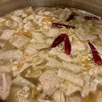 和酒・煮込み らいどん - もち豚てっぽうの白醬油煮込み