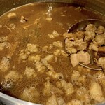 和酒・煮込み らいどん - 牛ホルモンの赤みそ煮