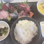 マルカツ - ご飯の湯気で薄曇り　今日の一品はお魚べーすの茶碗蒸し！