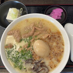 もつ煮 王里 - 豚もつラーメン　750円