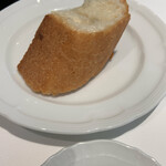 RISTORANTE IMAI - バゲットとオリーブオイル