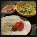 牛たん よし田 - 前菜サラダ2種&キムチ