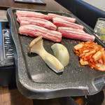 韓国料理専門店 キュンちゃん - サムギョプサル2人前