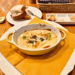 神戸屋レストラン - エビとホタテ、プチトマト、ブロッコリー、ペンネ 入り。