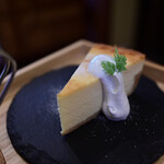 カフェ アンド ファクトリー パルケ - 植村さんのチーズケーキ プレーン カット@税込460円