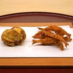 日本料理 久丹 - 料理写真:蕗の薹の天ぷらと島根県宍道湖の白魚の唐揚げ