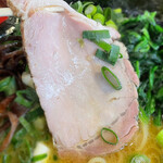 どんとこい家 - 薄紅色な低温調理の豚ロース肉チャーシュー