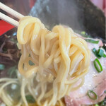 どんとこい家 - “大橋製麺多摩” さんの低加水中太平打ち麺
