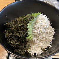 お料理 とみやま - しらす丼（釜揚げしらす丼御膳）