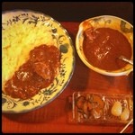 茶豆 - 初来店。
            マスターと奥さんのあたたかさは心地よいですが、カレーを食べるためにリピートはしないなかな。