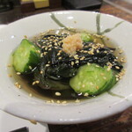 くろ屋 - 金時草ときゅうりの酢の物