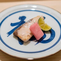 鮨 神楽 - 鰤の塩焼き