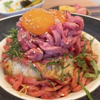 焼肉おしわら 雅 - 上タンユッケランチ 1600円
                    映え増ユッケ +1200円