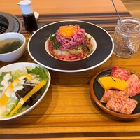 焼肉おしわら 雅 - 上タンユッケランチ 1600円
                    映え増ユッケ +1200円