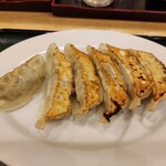 東京餃子食堂 - 餃子アップ