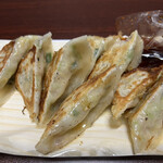 ぎょうざの店 黄楊 - 料理写真:餃子(タレ付き)400円