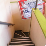 階段は急なので気をつけようね