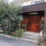 玄斎 - お店がある建物の外観