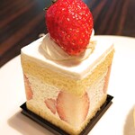 トシ・ヨロイヅカ 東京 - 