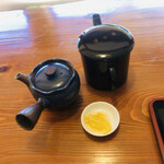 智月庵 - おかわりのお茶と蕎麦湯と柚子の砂糖漬け