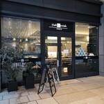 トシ・ヨロイヅカ 東京 - 