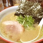 ぼのぼの - とんこつ塩ラーメン 750円♪ 
            ほのかに柚子コショウ味がして、うまし★