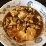 百楽門 - セルフの麻婆豆腐